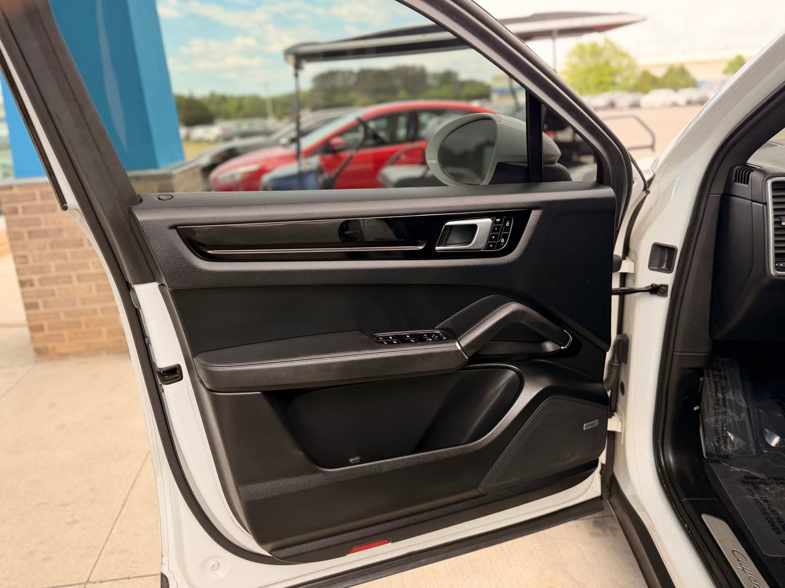 Used 2020 Porsche Cayenne S AWD/4WD image 25