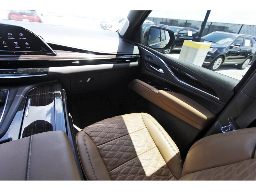 Used 2021 Cadillac Escalade Premium Luxury w/ Driver Assist Tech Package AWD/4WD image 10