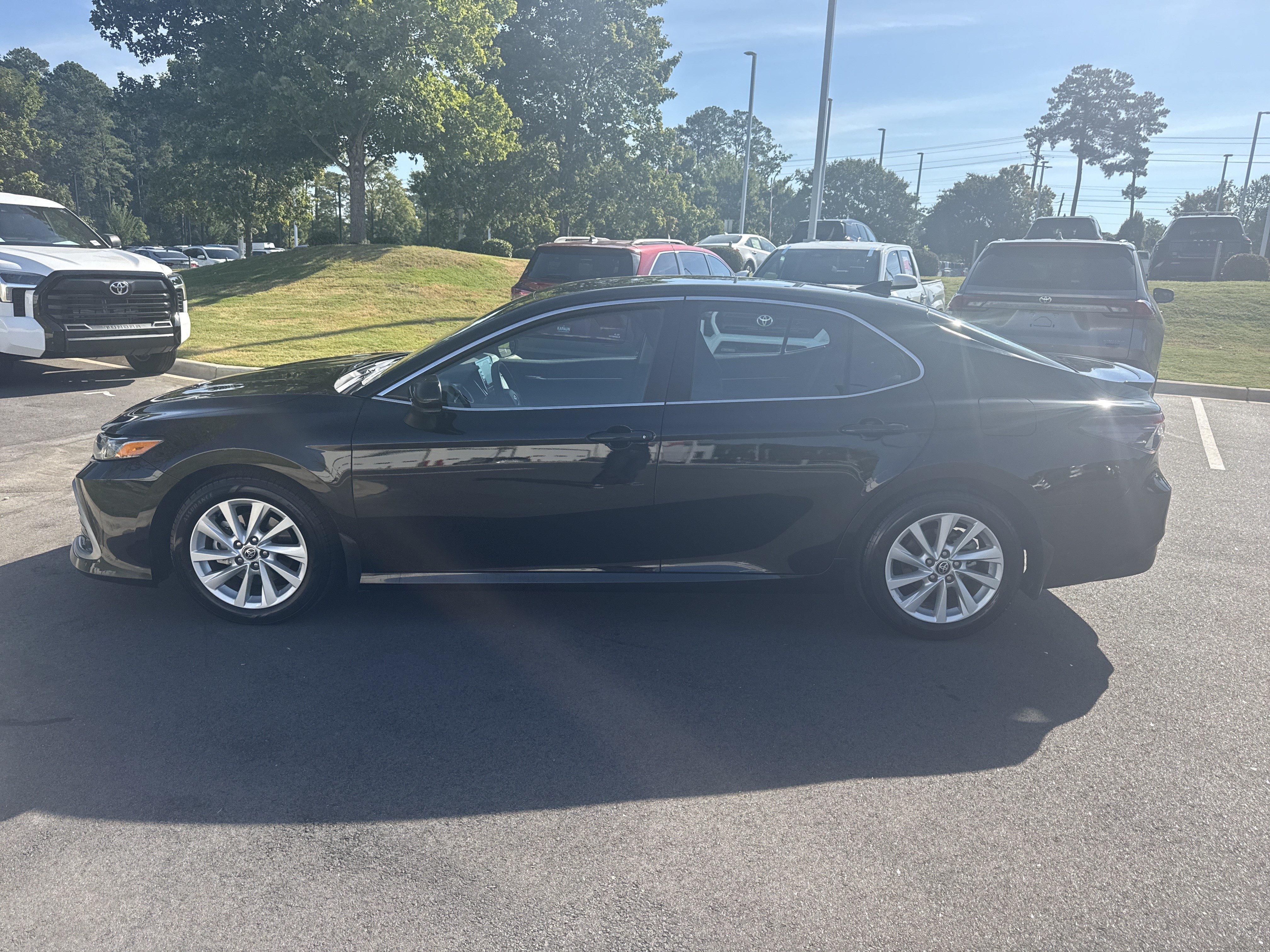Used 2023 Toyota Camry LE FWD image 7