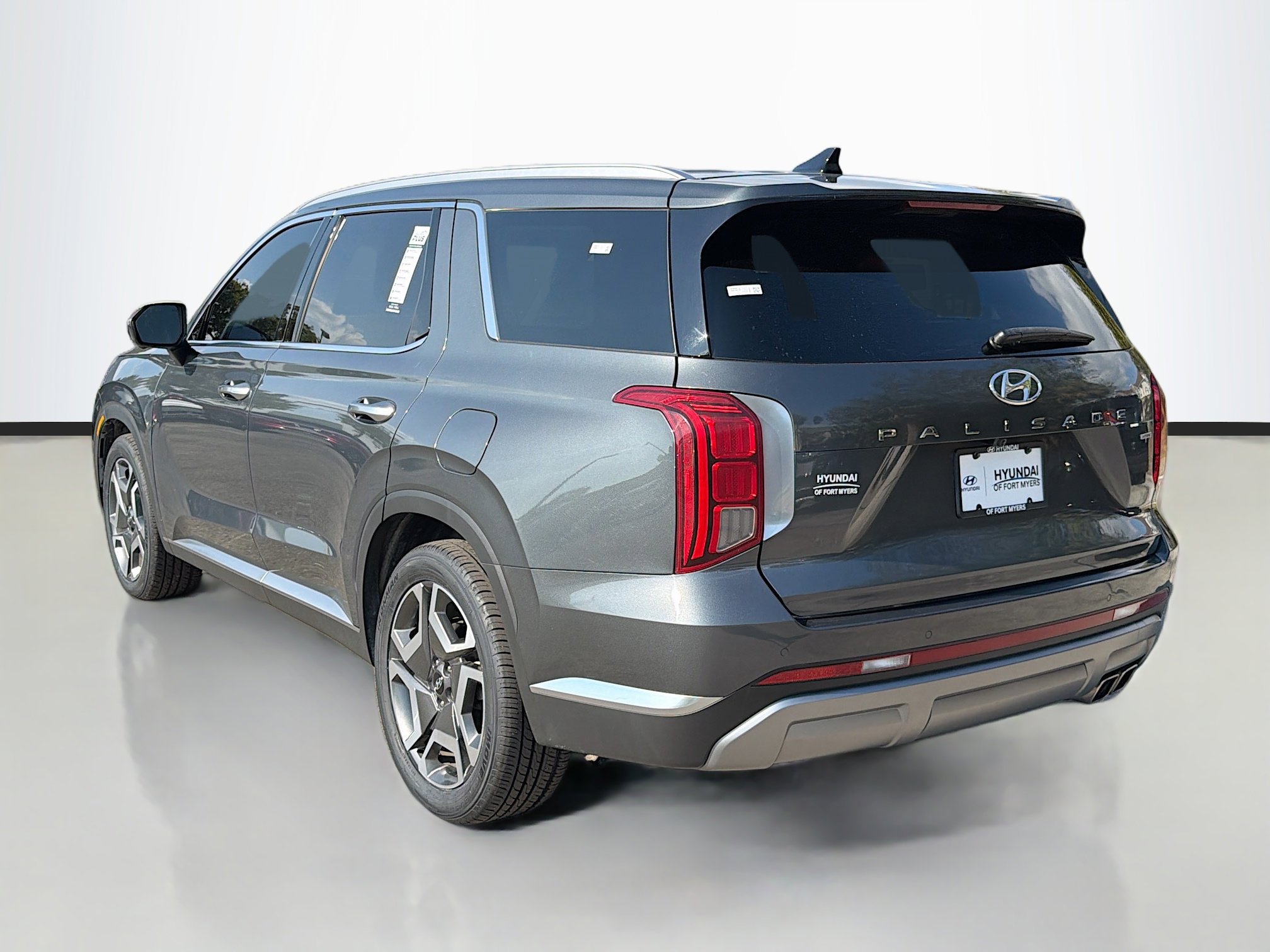 Used 2023 Hyundai Palisade Limited image 5