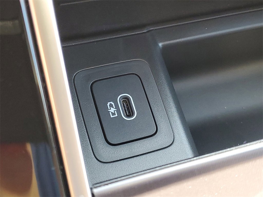 New 2026 Land Rover Range Rover Velar Dynamic SE image 22