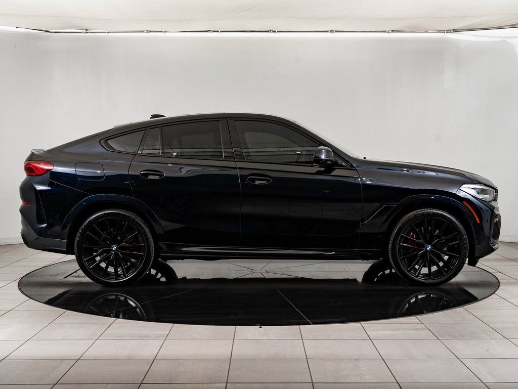 Used 2022 BMW X6 M50i image 11