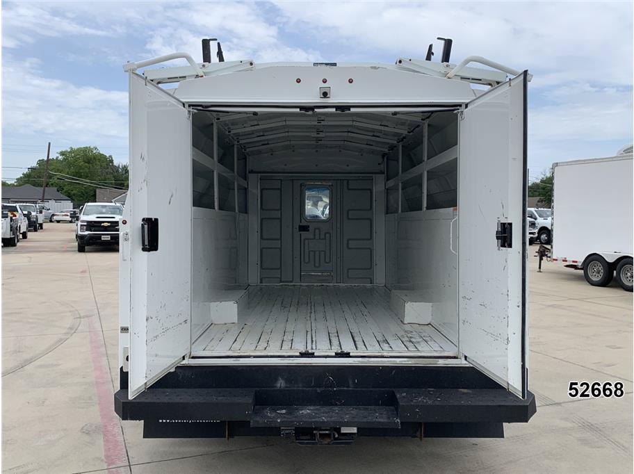 Used 2023 Ford E-450 and Econoline 450 Super Duty w/ Power Windows & Locks Group RWD image 10