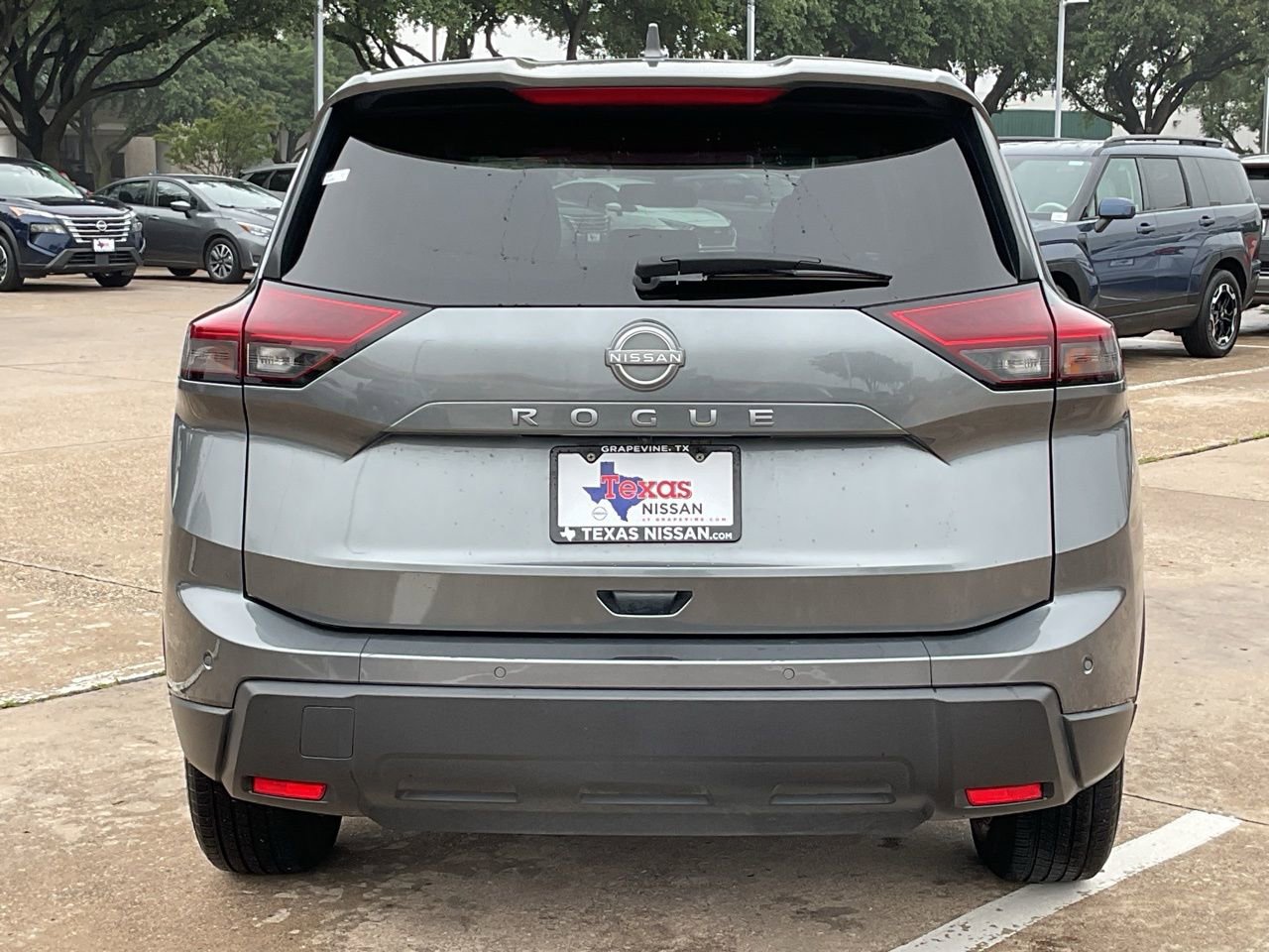 Used 2025 Nissan Rogue SV FWD image 6