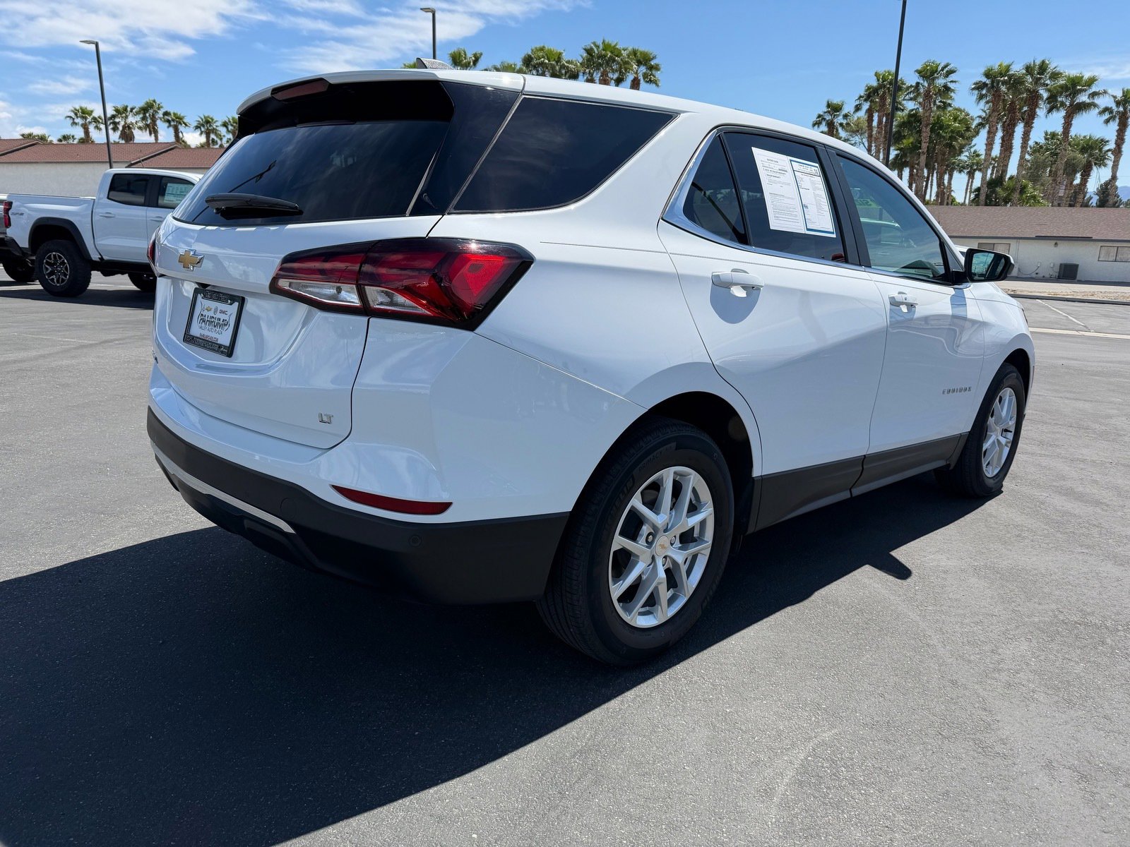 Used 2022 Chevrolet Equinox LT image 3