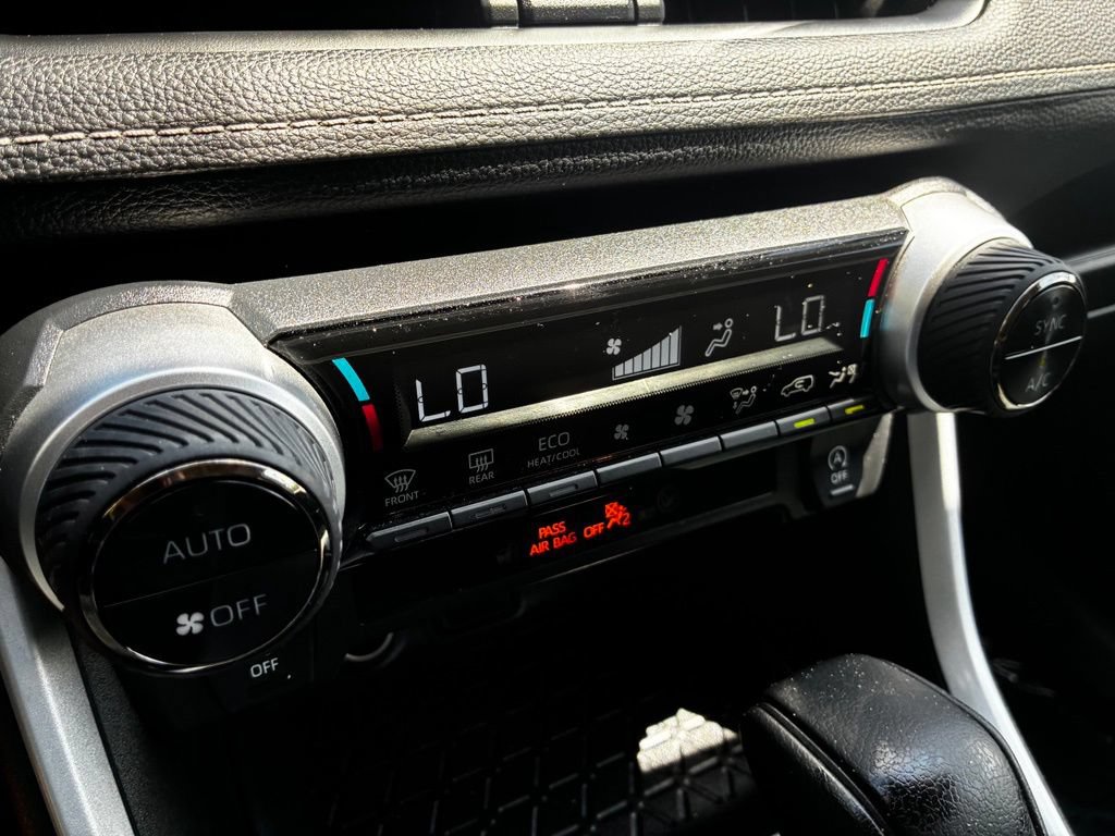Used 2025 Toyota RAV4 XLE AWD/4WD image 26