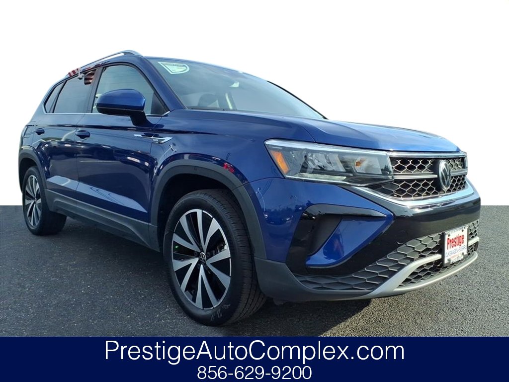 Used 2022 Volkswagen Taos SE w/ Panoramic Sunroof Package image 1