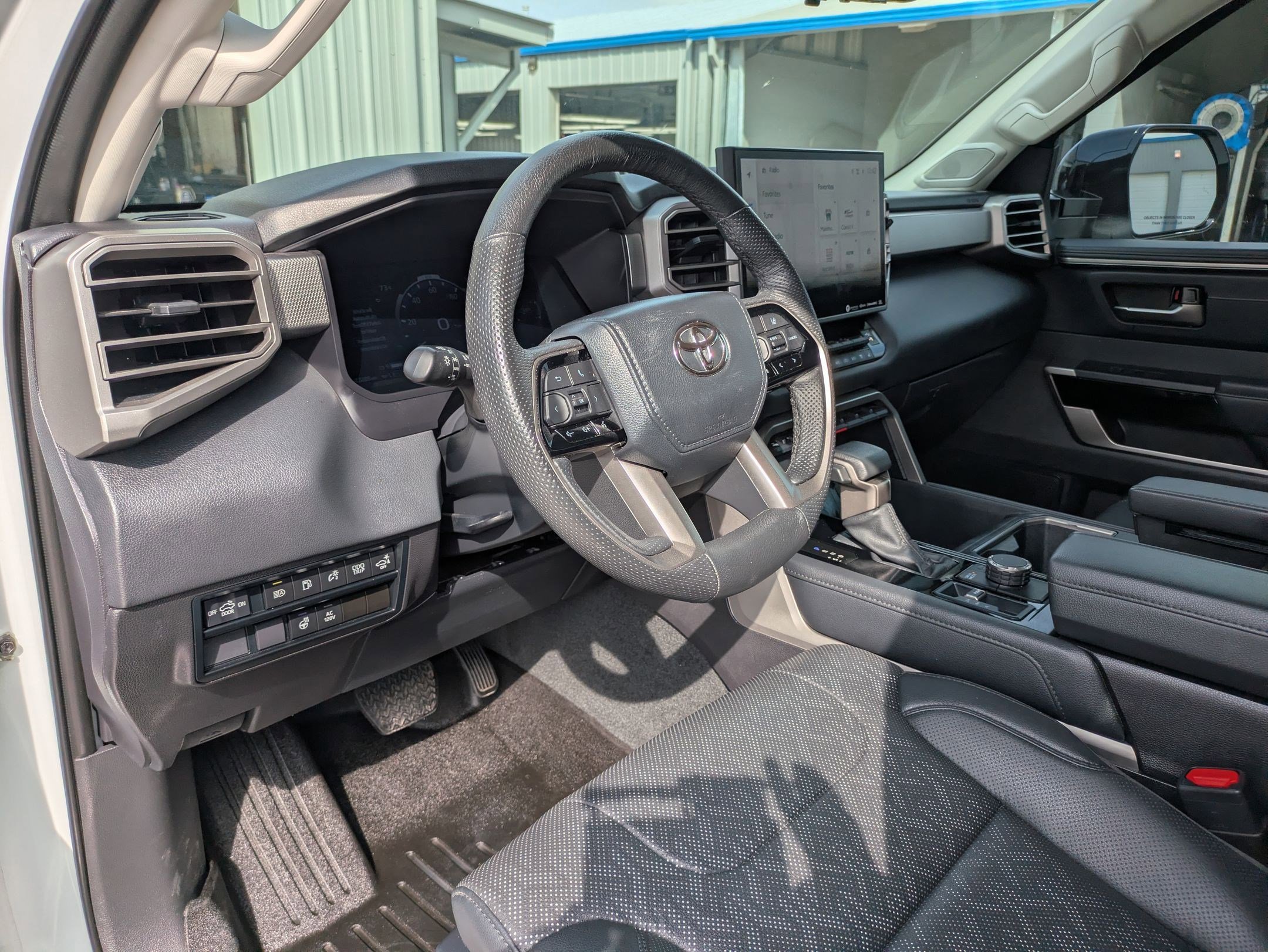 Used 2024 Toyota Tundra Limited image 9