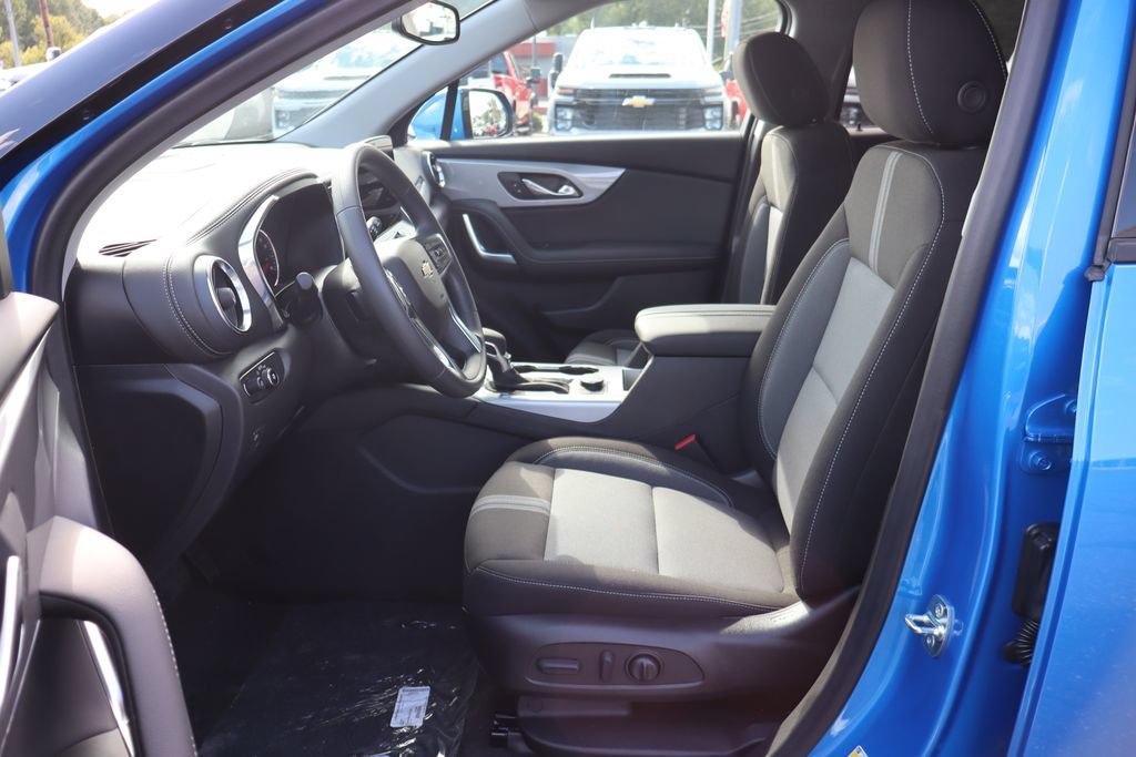 New 2026 Chevrolet Blazer LT w/ Convenience Package FWD image 5