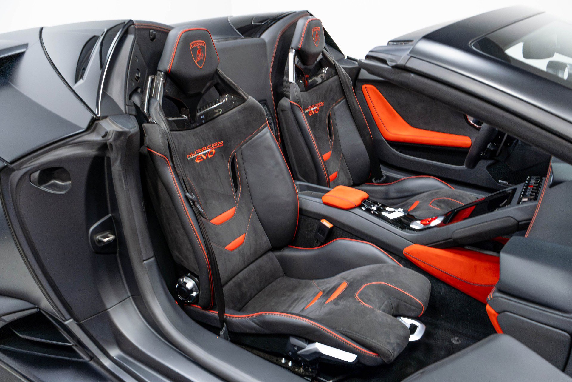 Used 2021 Lamborghini Huracan EVO RWD image 26