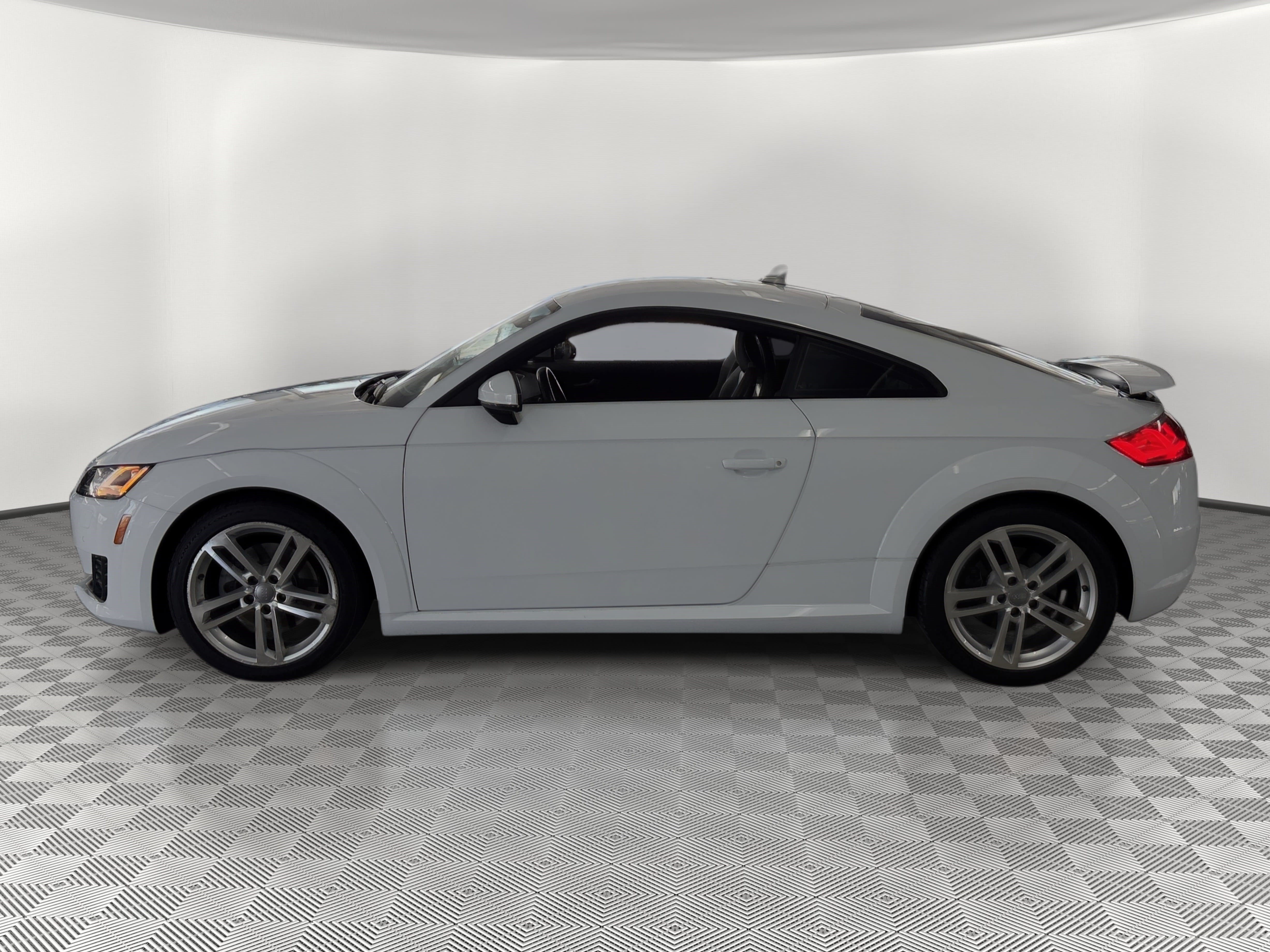 Used 2016 Audi TT 2.0T AWD/4WD image 2