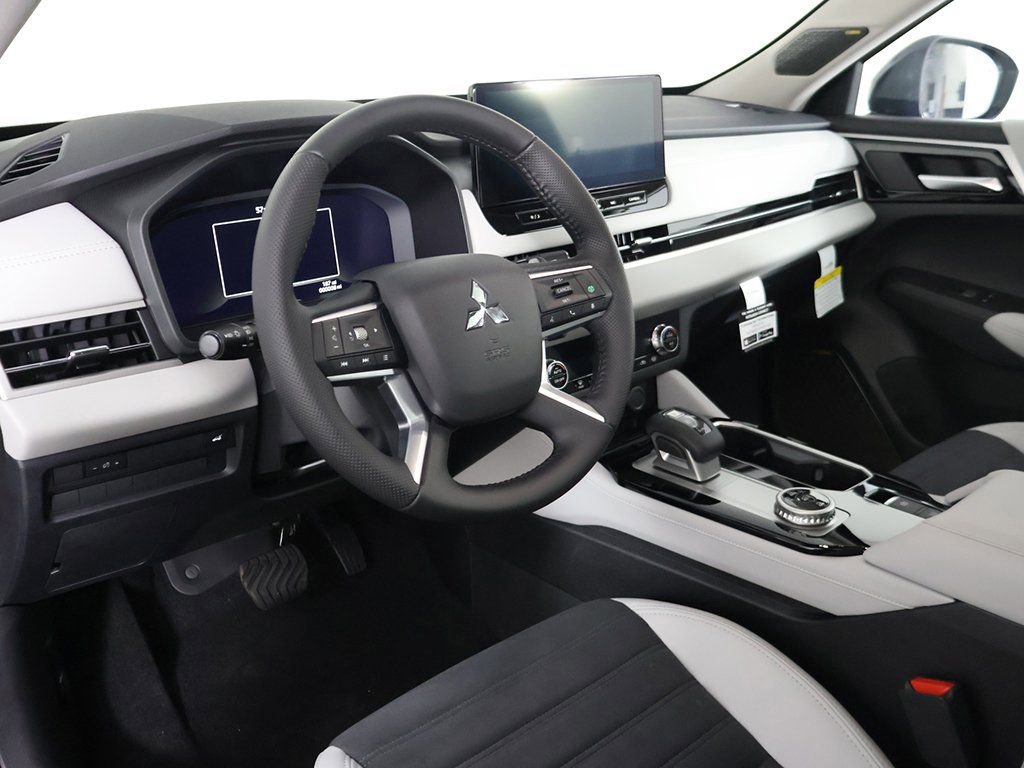 New 2025 Mitsubishi Outlander SE AWD/4WD image 31