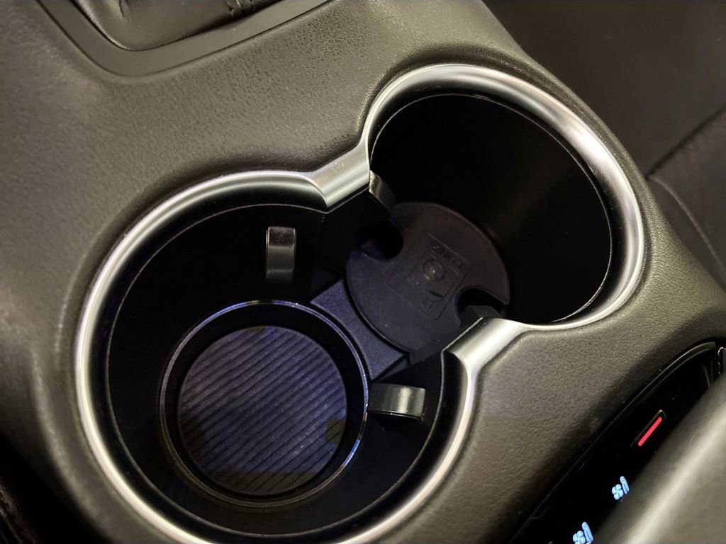 Used 2021 Toyota Venza XLE w/ Softex Package image 15