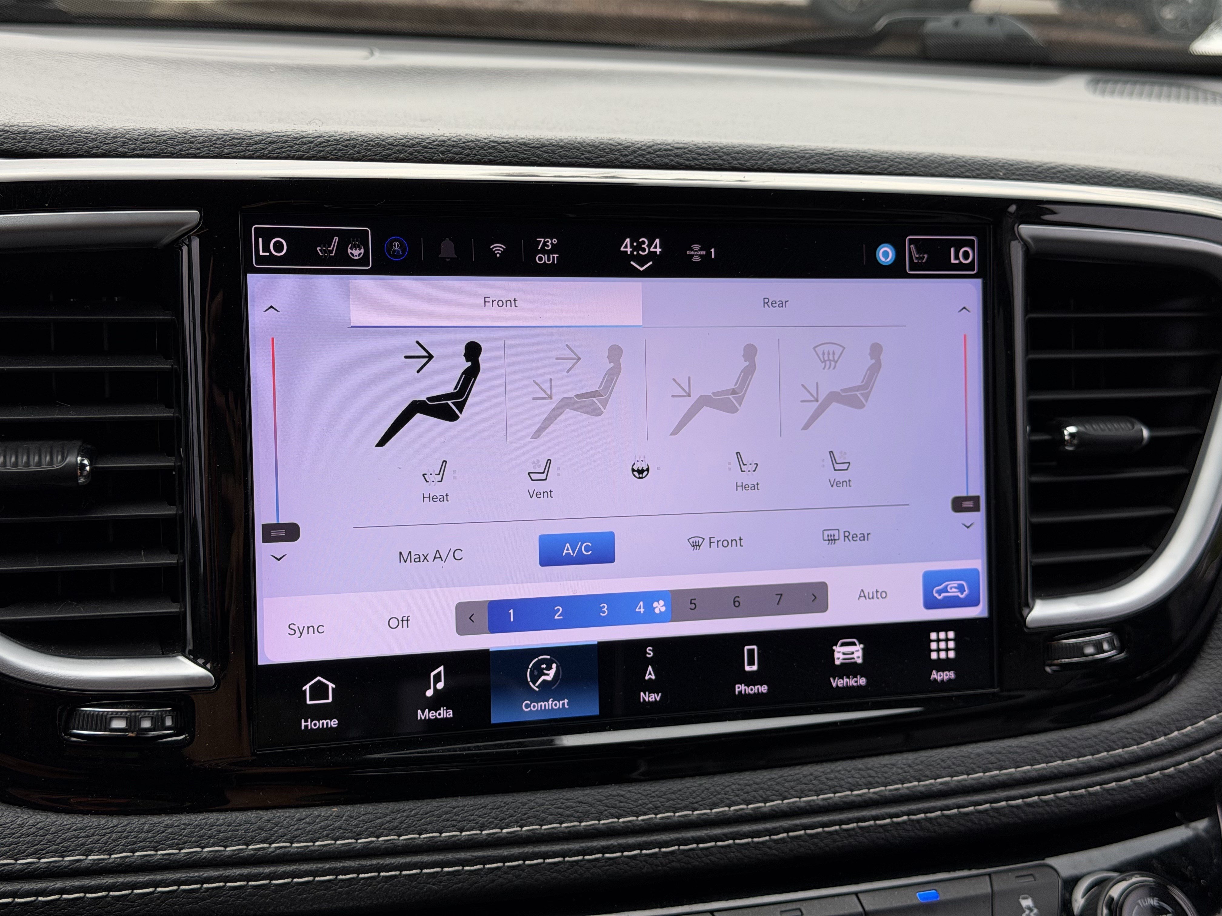 Used 2025 Chrysler Pacifica Limited FWD image 28