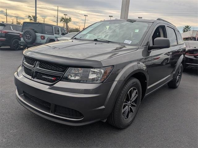 Used 2018 Dodge Journey SE w/ Blacktop Package image 8