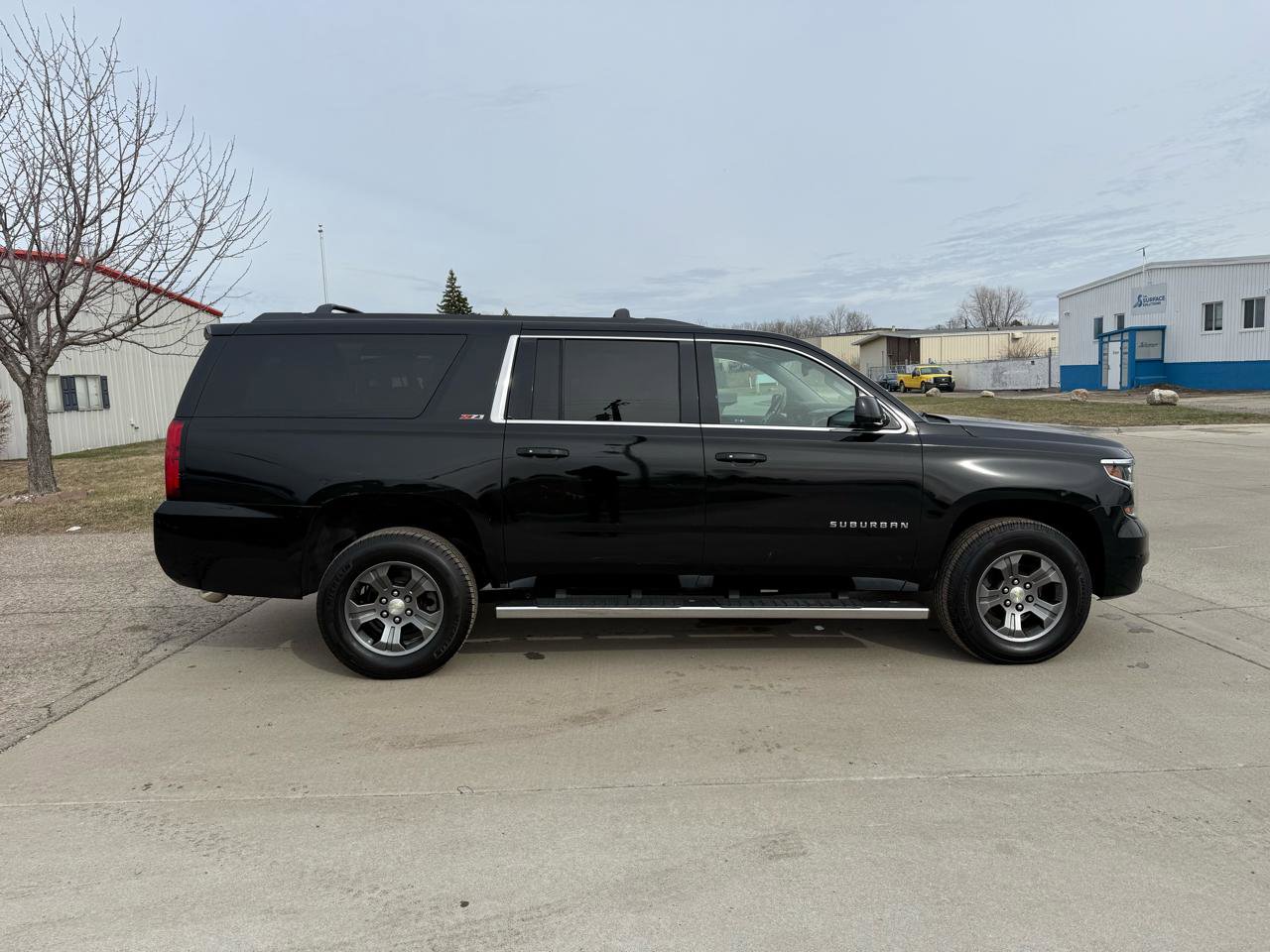 Used 2016 Chevrolet Suburban LT AWD/4WD image 4