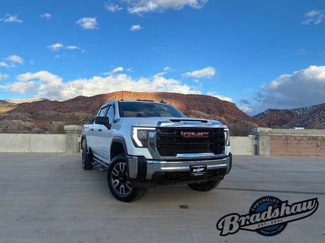 Used 2024 GMC Sierra 2500 Pro w/ Convenience Package AWD/4WD image 2