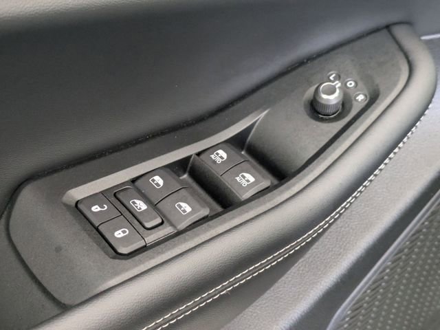 Certified 2024 Jeep Grand Cherokee Limited w/ Luxury Tech Group II image 10