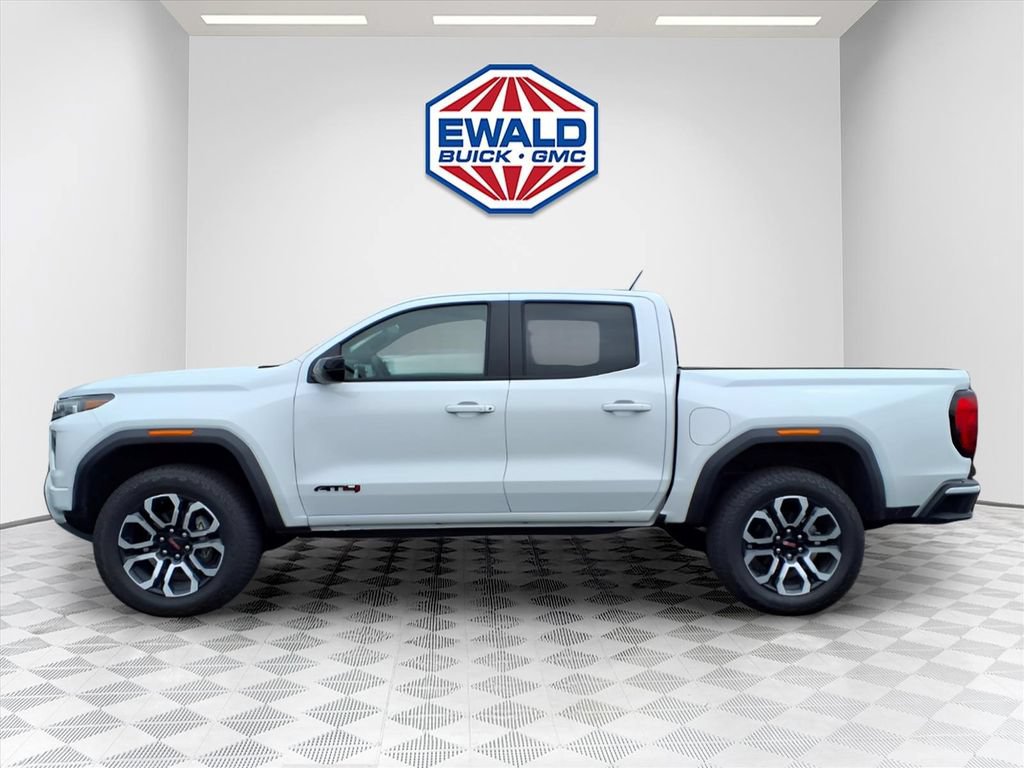 Certified 2026 GMC Canyon AT4 w/ AT4 Premium Package AWD/4WD image 3