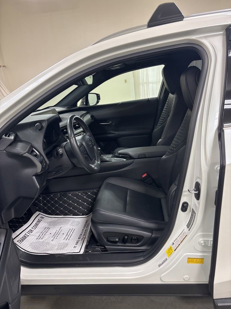 Used 2022 Lexus UX 200 w/ Premium Package FWD image 9