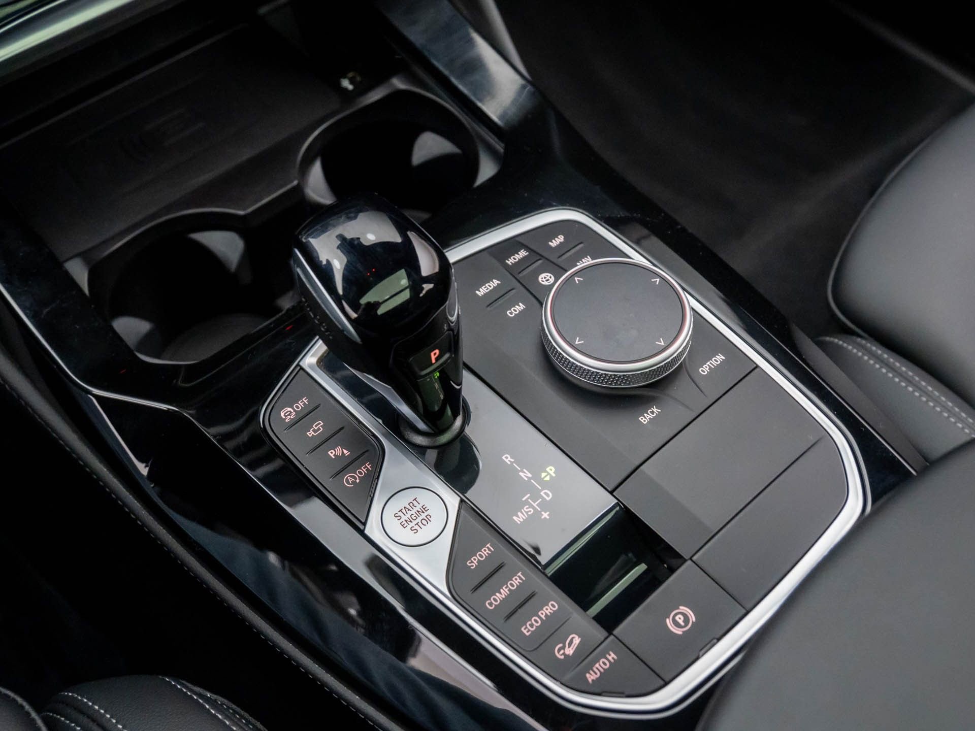 Certified 2025 BMW X4 xDrive30i image 21