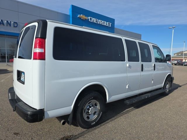 Used 2017 Chevrolet Express 3500 LS w/ Cold Climate Package image 28