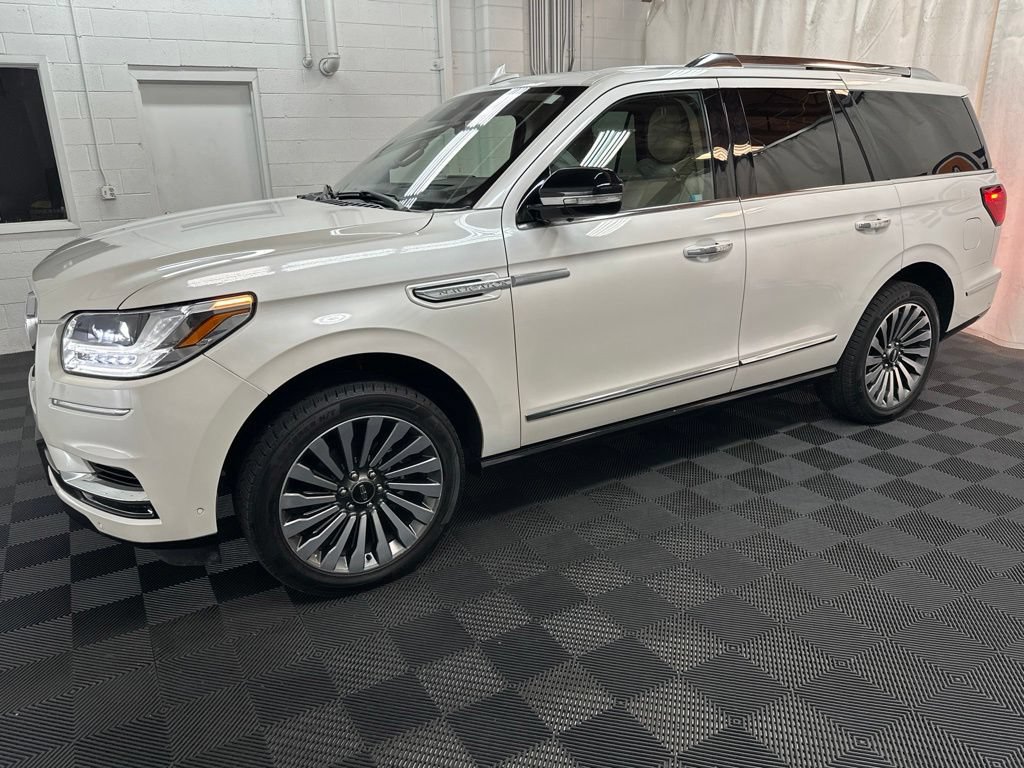 Used 2019 Lincoln Navigator Reserve AWD/4WD image 5