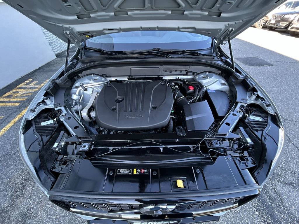 Certified 2024 Volvo XC60 B5 Plus w/ Climate Package image 14