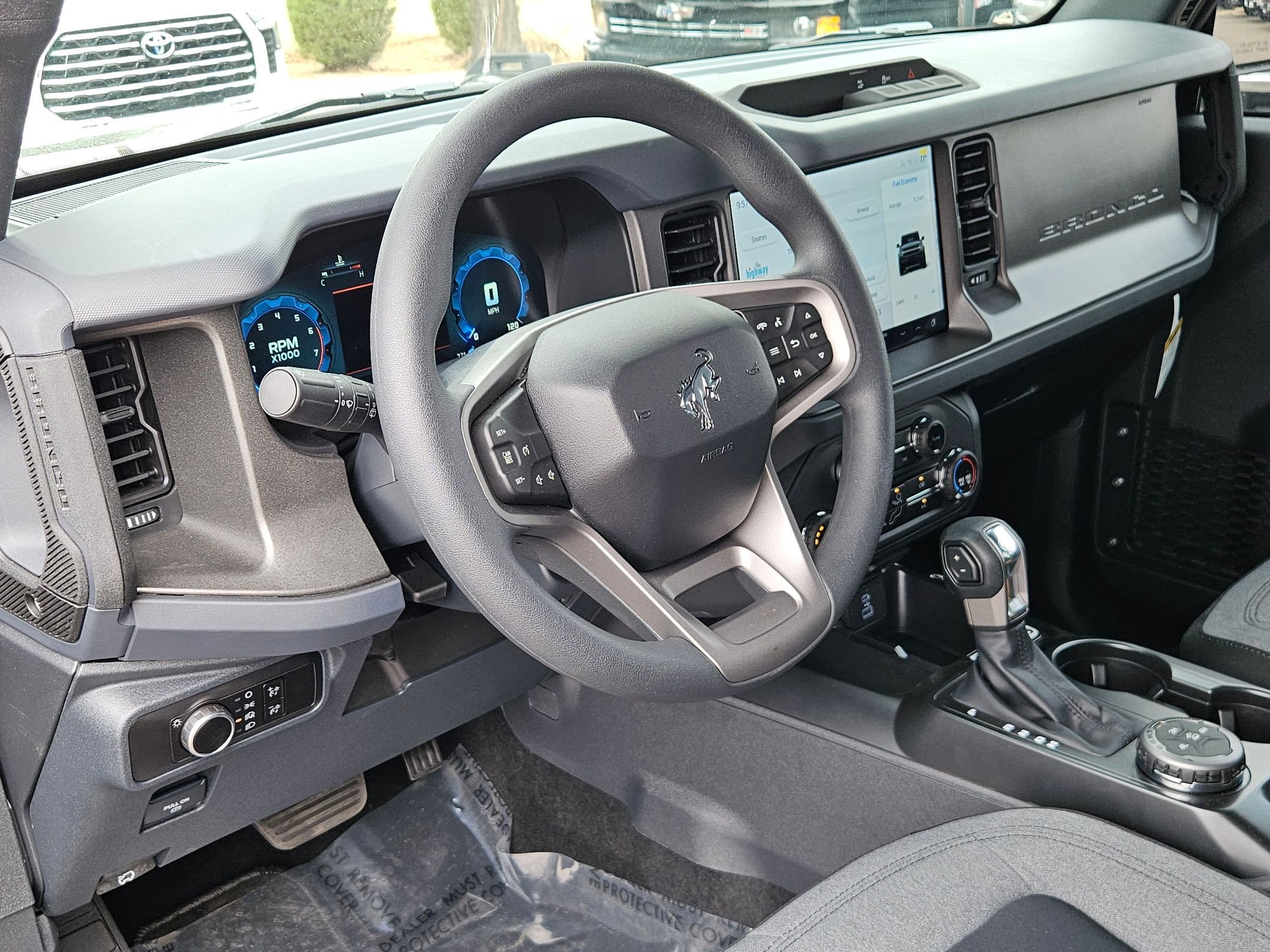 New 2025 Ford Bronco 4-Door image 10