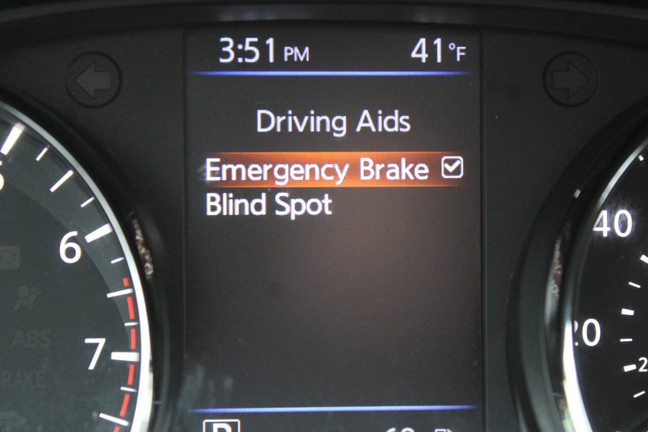 Used 2018 Nissan Rogue S image 39