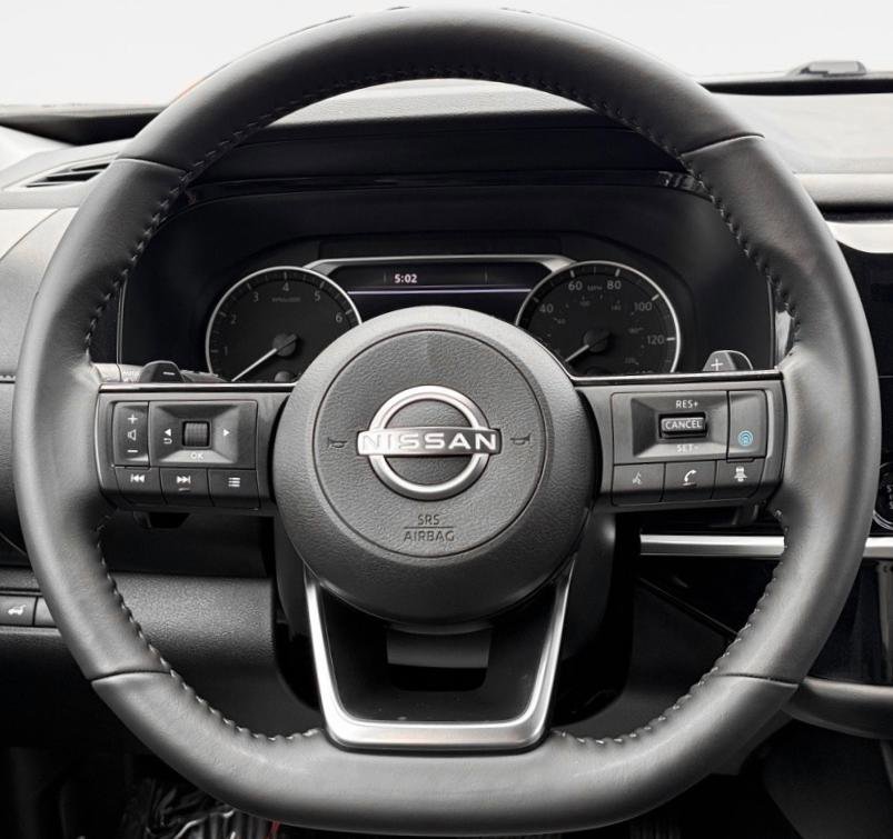 Used 2025 Nissan Pathfinder SL AWD/4WD image 18
