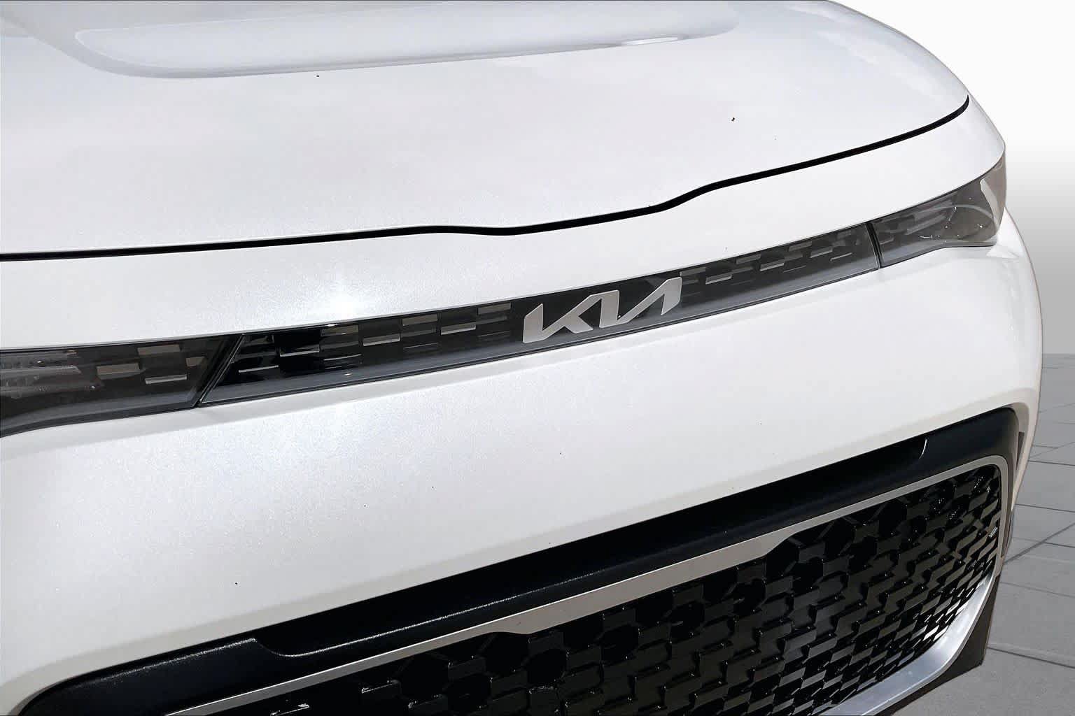 Used 2023 Kia Soul LX w/ LX Technology Package FWD image 29