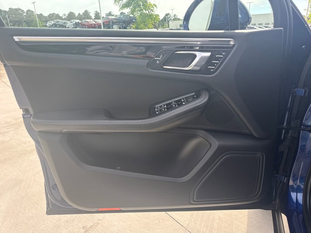 Used 2023 Porsche Macan Turbo image 14