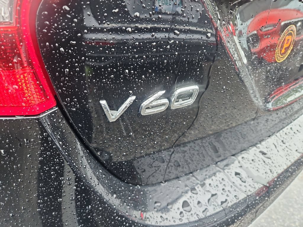 Used 2018 Volvo V60 T5 Cross Country w/ Convenience Package AWD/4WD image 4
