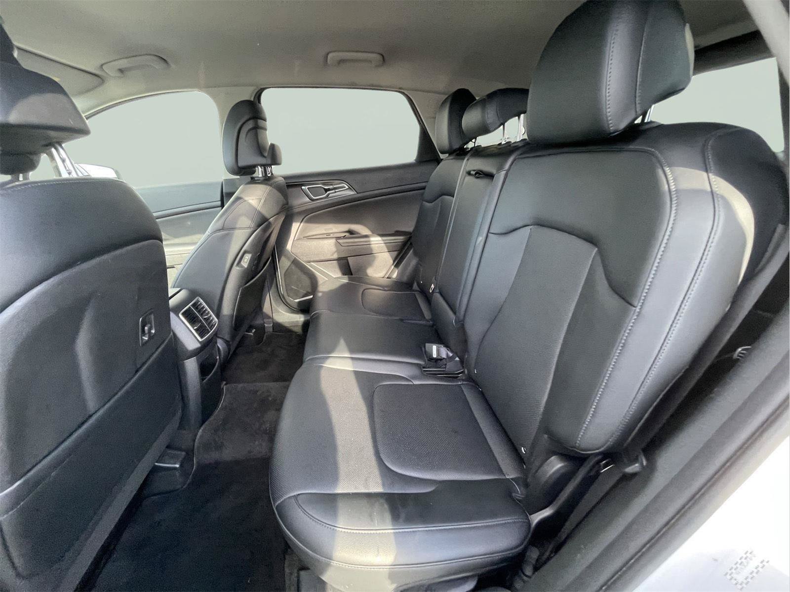 Used 2023 Kia Sportage EX AWD/4WD image 14
