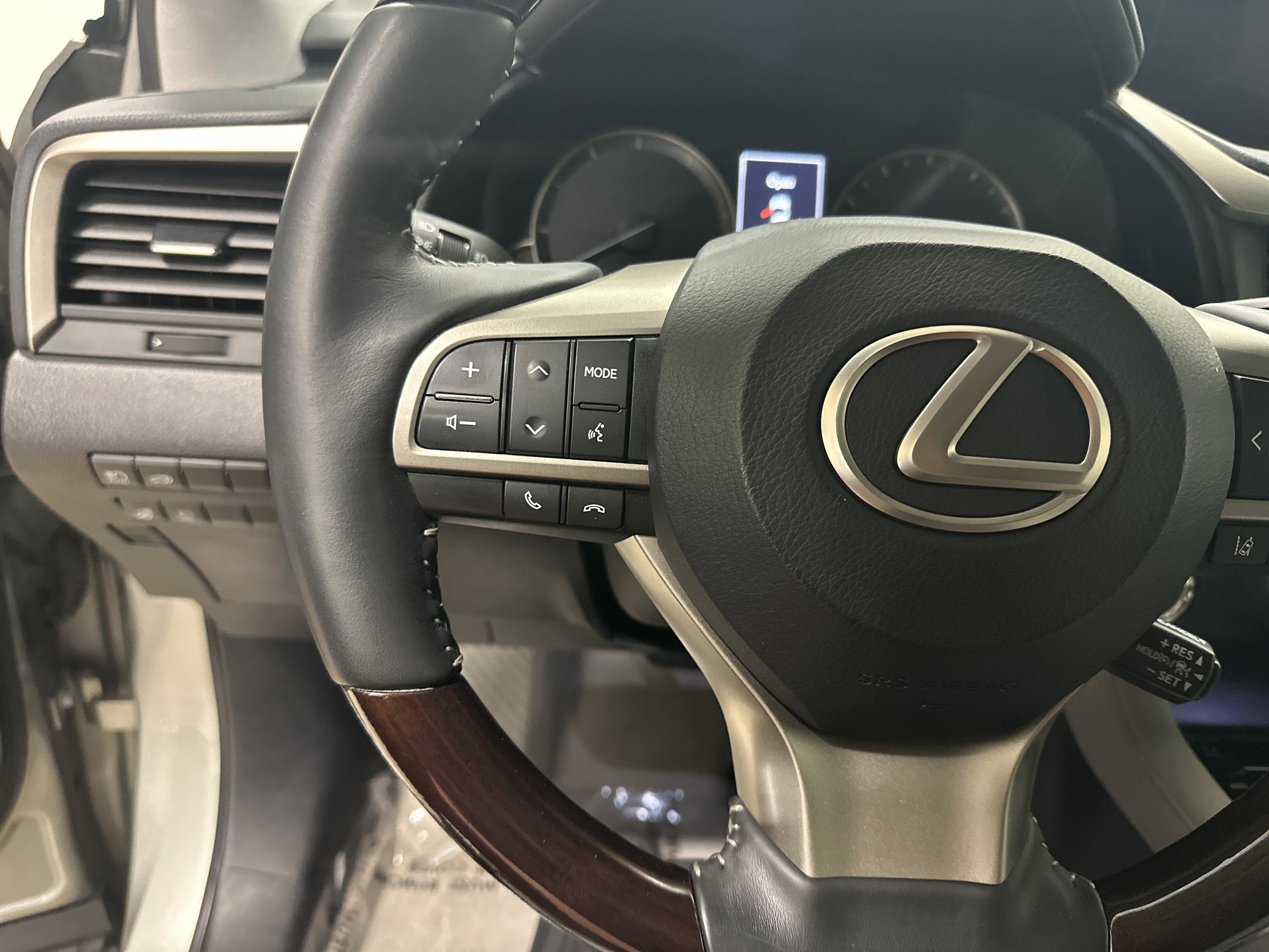 Used 2018 Lexus RX 350 AWD w/ Premium Package image 19