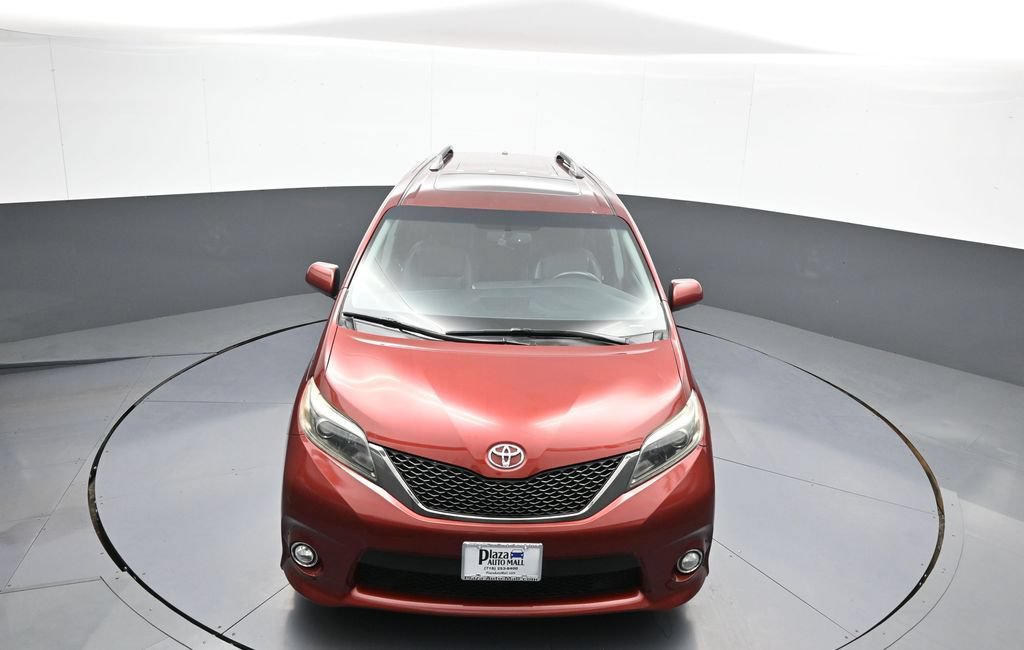 Used 2017 Toyota Sienna SE FWD image 37