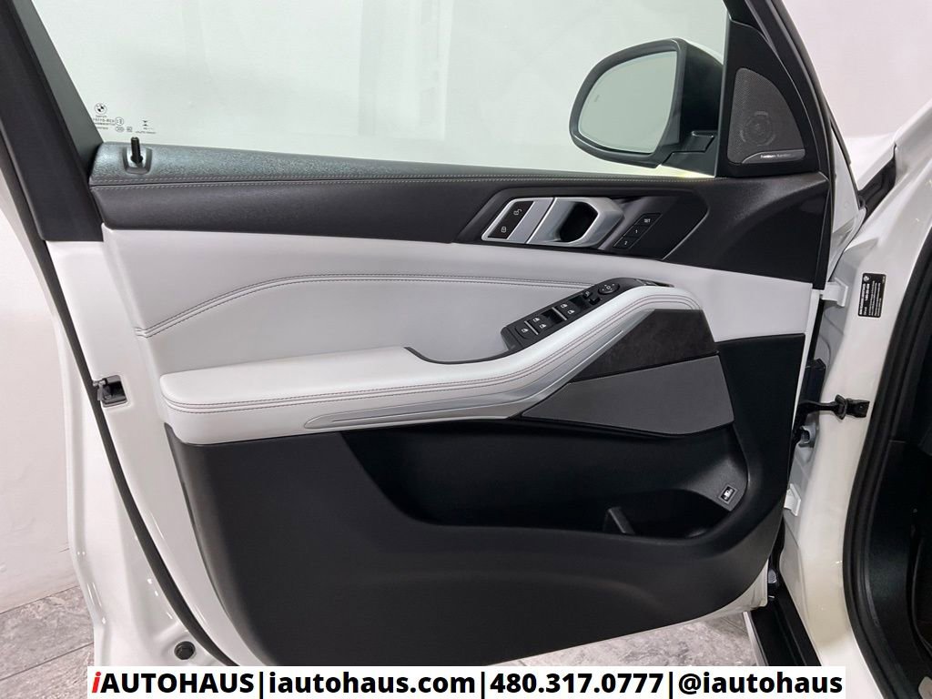 Used 2024 BMW X5 xDrive50e w/ Premium Package AWD/4WD image 37