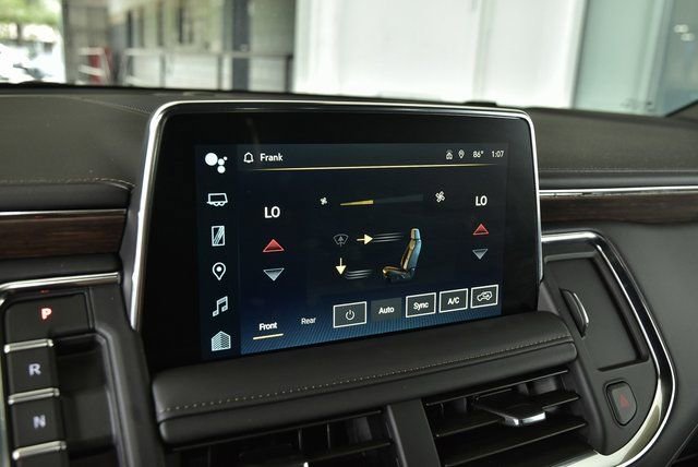 Used 2024 Chevrolet Suburban High Country AWD/4WD image 38