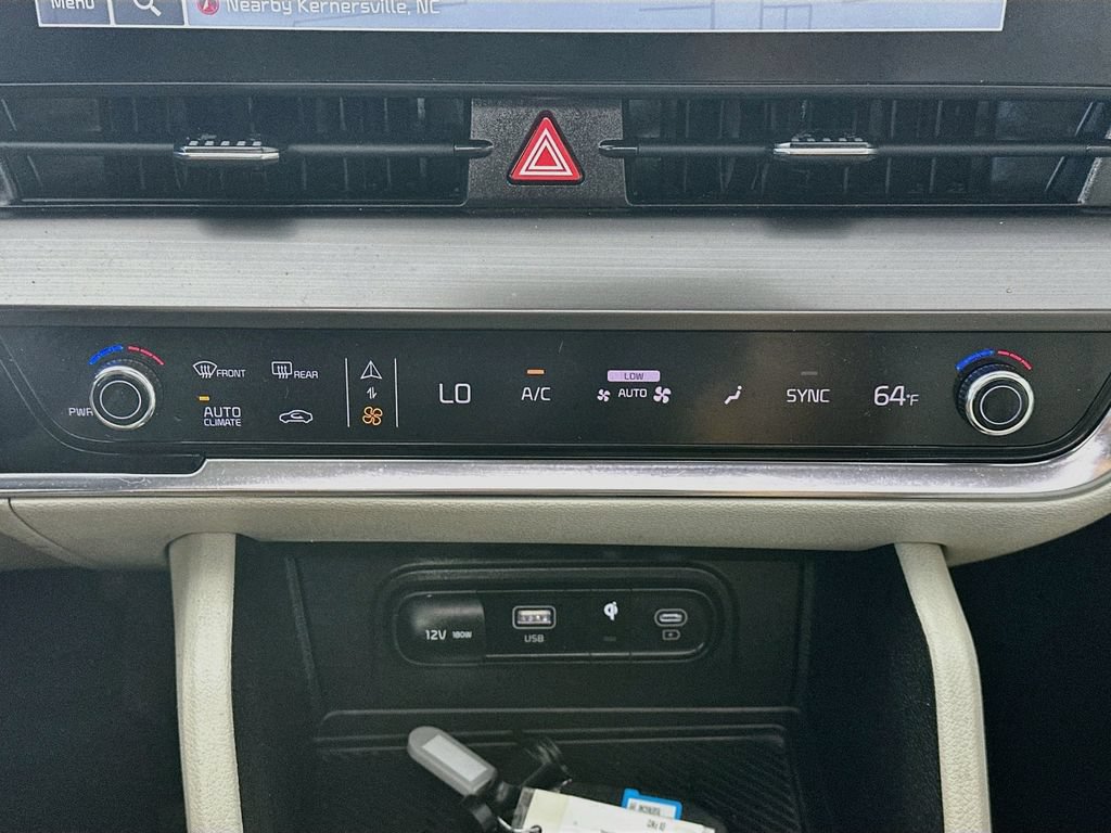 Used 2025 Kia Sportage EX w/ Premium Package FWD image 18