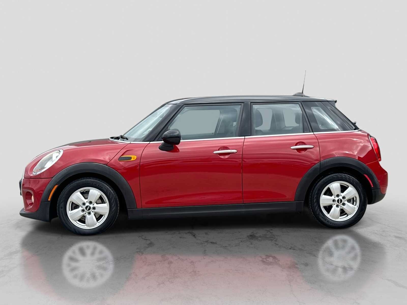 Used 2015 MINI Cooper 4-Door Hardtop FWD image 3
