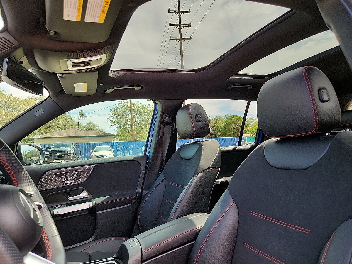 Used 2024 Mercedes-Benz GLB 250 w/ AMG Night Package image 7