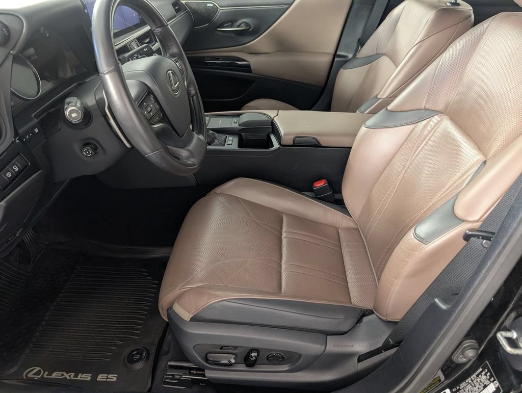 Used 2022 Lexus ES 300h Ultra Luxury w/ Protection Package (P3) FWD image 13