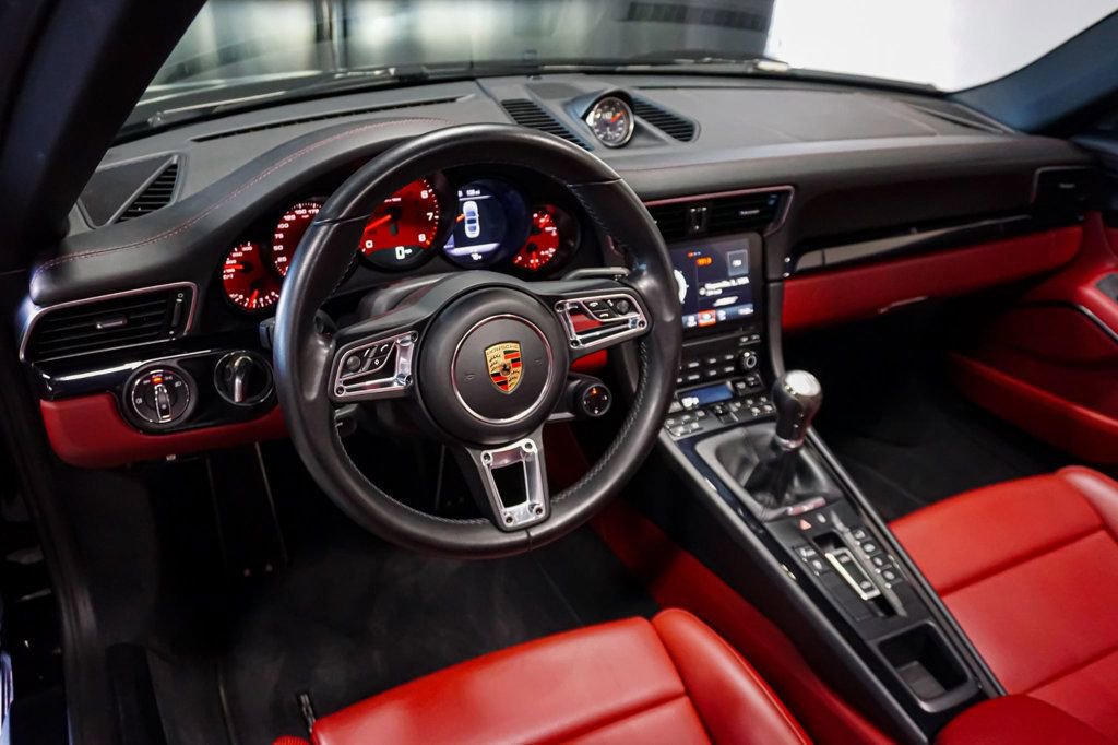 Used 2019 Porsche 911 Targa 4S image 14