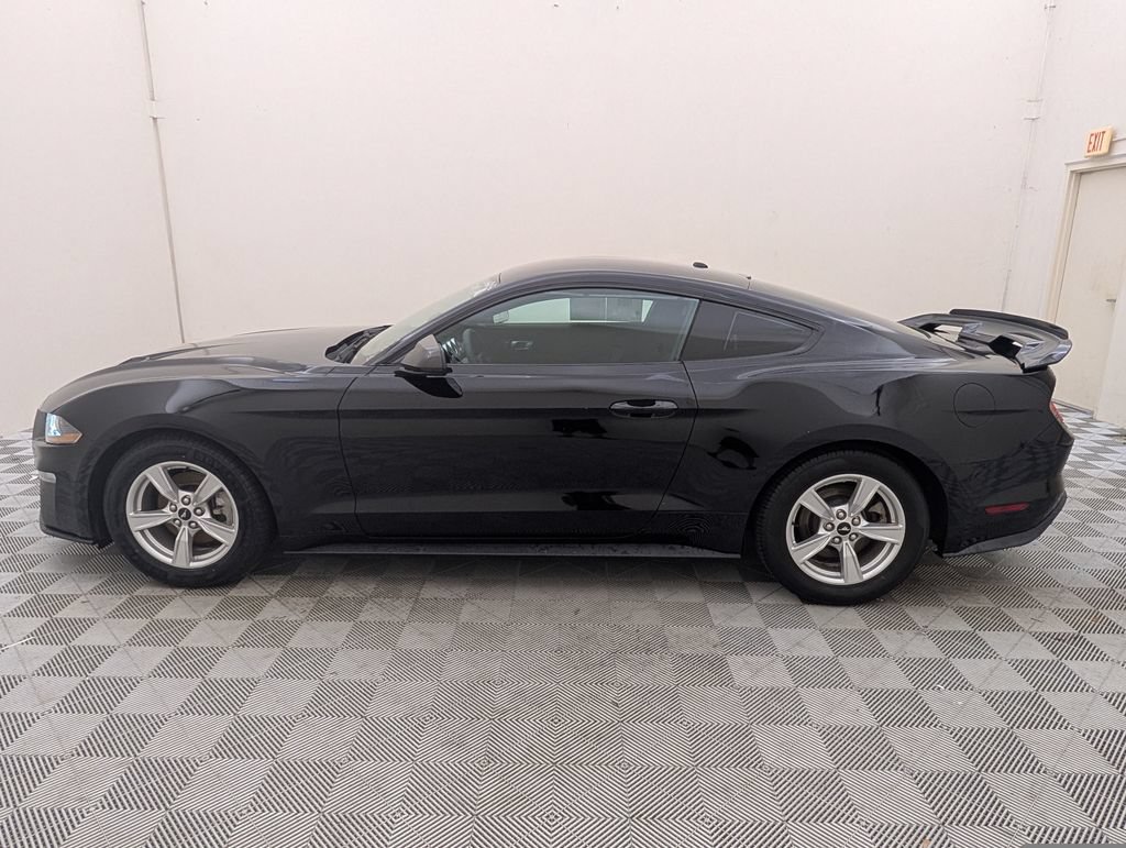 Used 2020 Ford Mustang Coupe RWD image 9