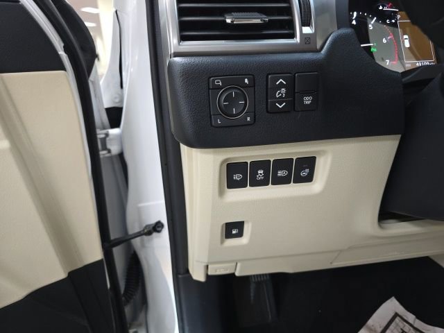 Used 2023 Lexus GX 460 Premium w/ Premium Package image 17