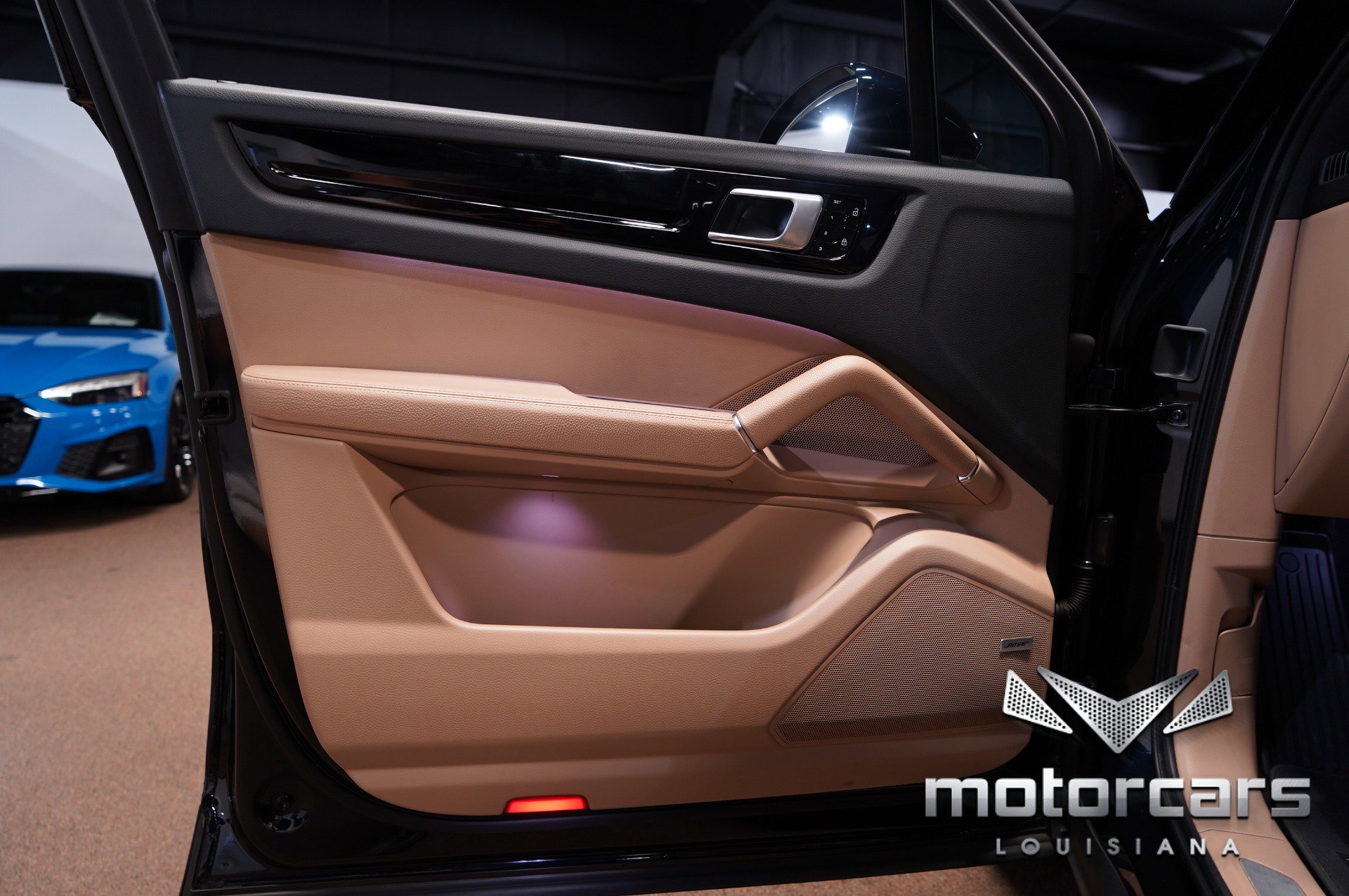 Used 2021 Porsche Cayenne Coupe w/ Premium Package image 39