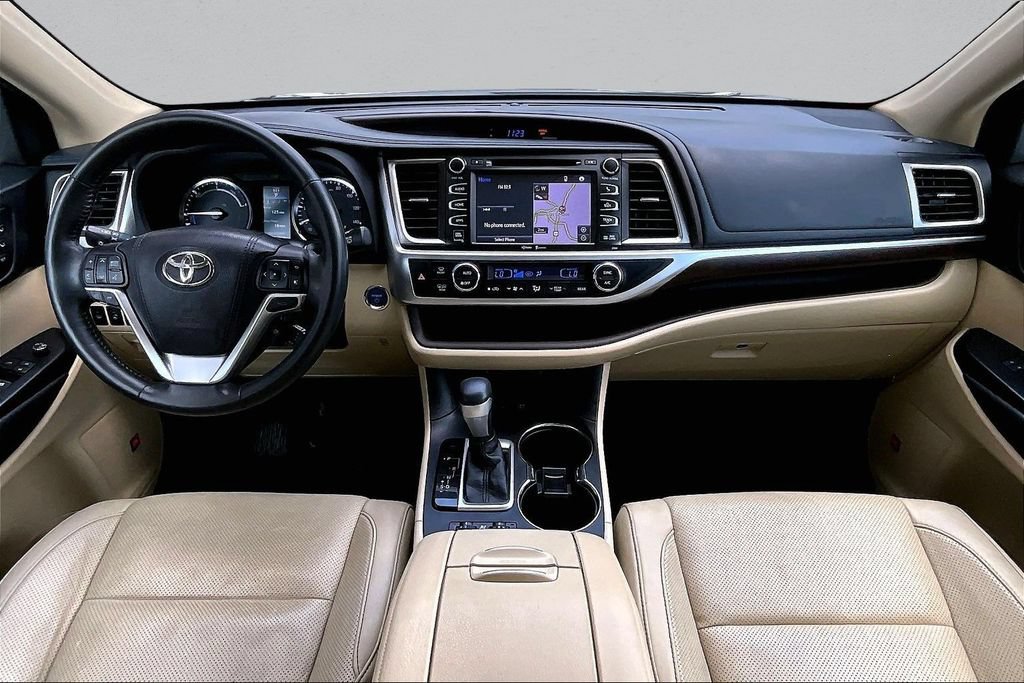 Used 2015 Toyota Highlander Limited Platinum AWD/4WD image 8