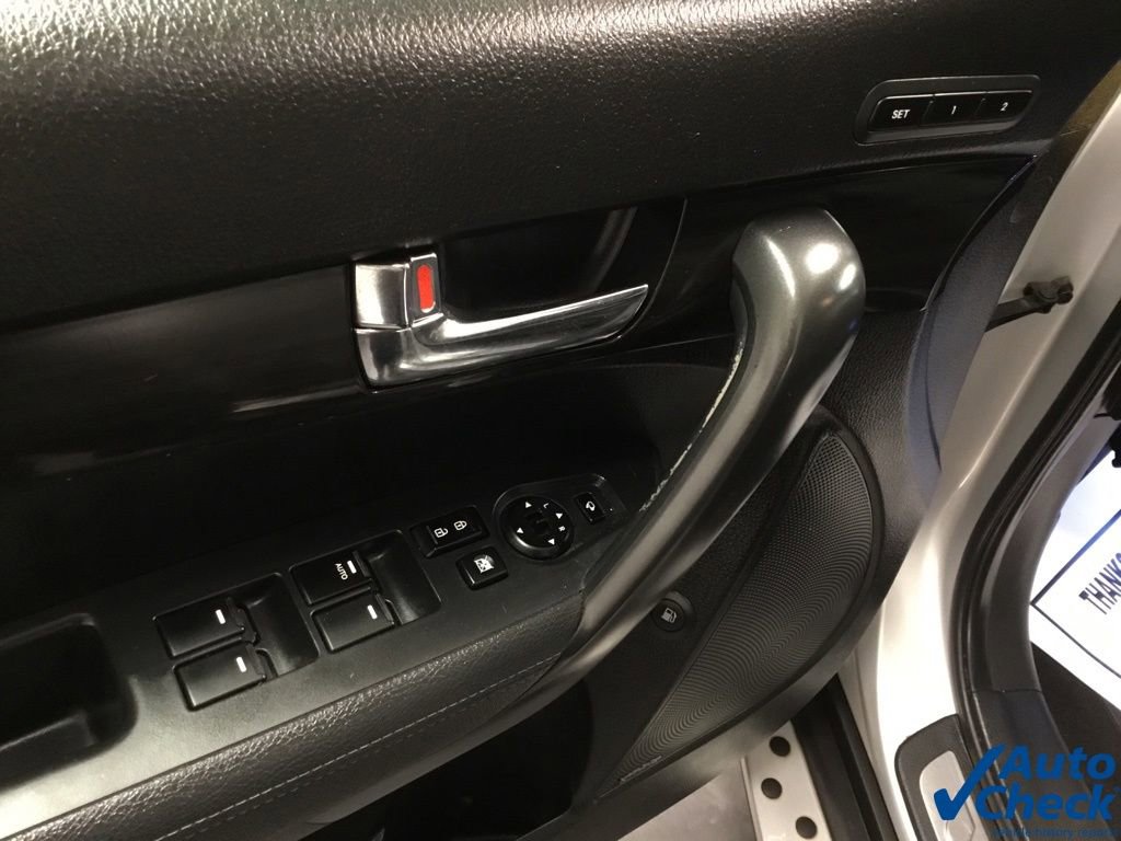 Used 2013 Kia Sorento SX w/ SX Premium Pkg image 21