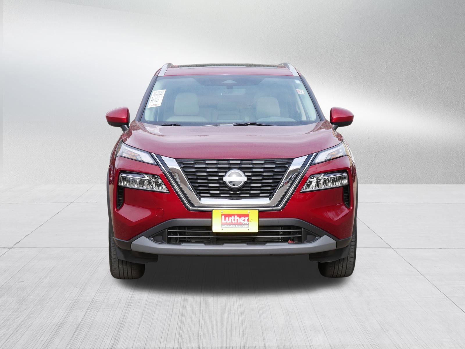 Used 2023 Nissan Rogue SV w/ SV Premium B Package image 2